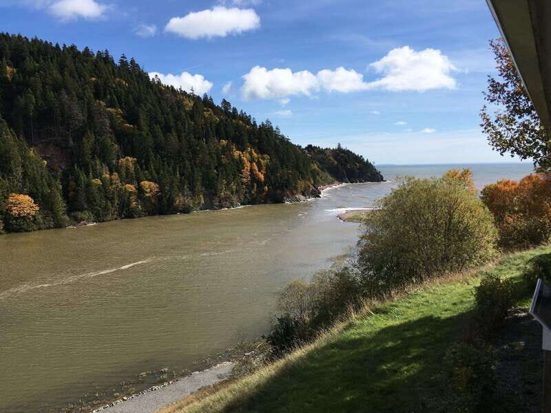 Bay of Fundy Tour by Luxury Car - A Closer Look at the Experience