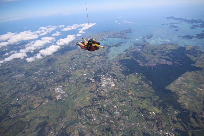Bay of Islands: 9000ft Skydive - A Thrilling View of the Bay of Islands from 9,000 Feet
