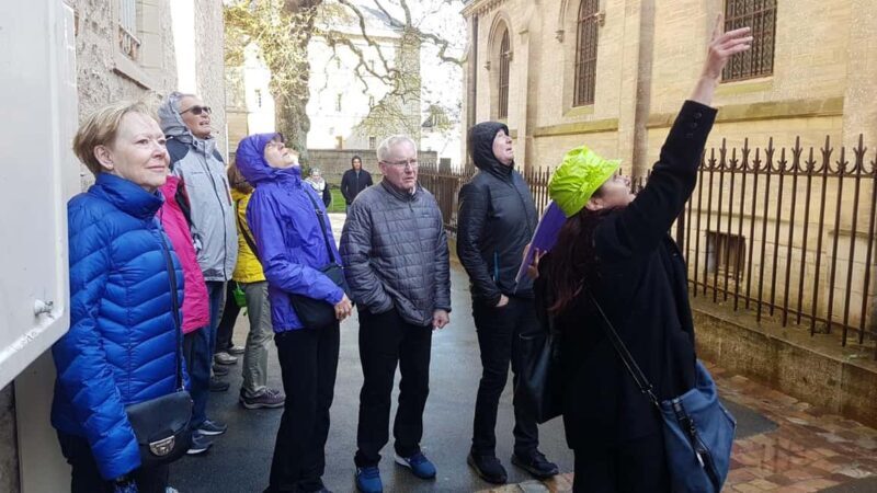 Bayeux: 9.30 DAILY 2-HOUR WALKING GROUP CITY TOUR IN ENGLISH - Who Would Love This Tour?