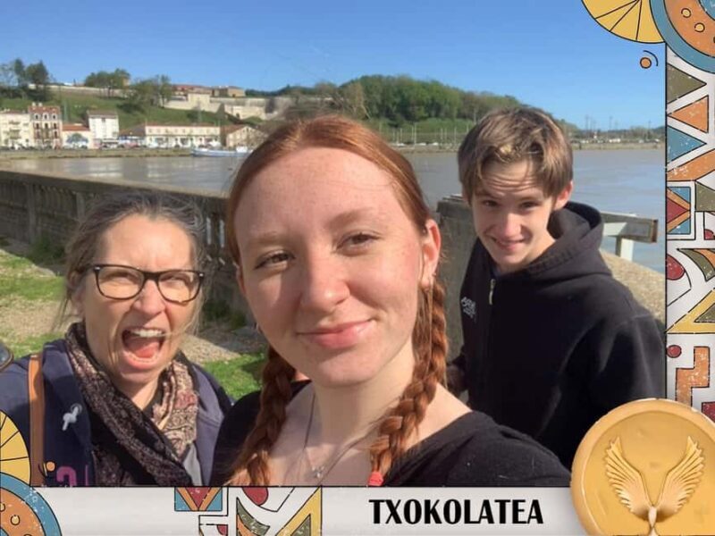 Bayonne: Outdoor Escape Game Discover Bayonne - Txokolatea - Setting and Meeting Point