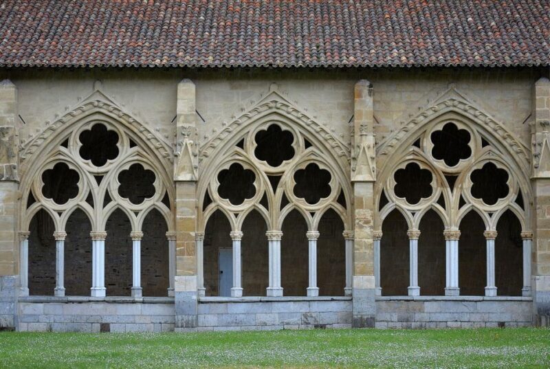 Bayonne: Private Guided Walking Tour - Deep Dive into the Itinerary