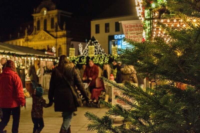 Bayreuth: Christmas city tour in German - Experience Bayreuth at Christmas: A Walk Through History and Holiday Cheer
