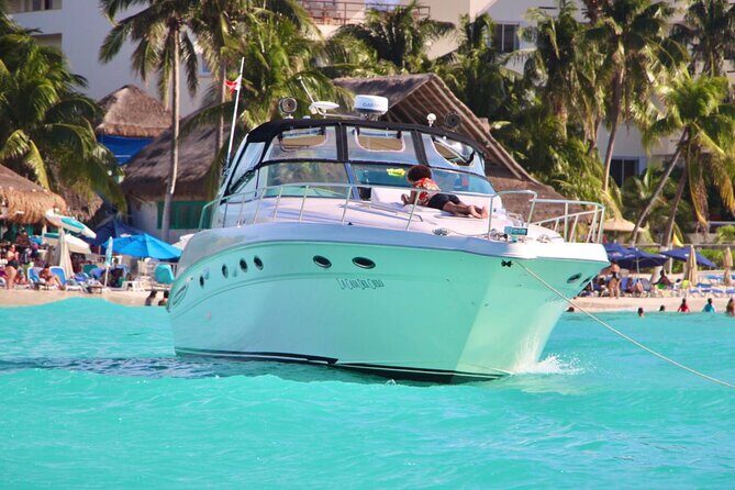 Beautiful Yacht SeaRay 48ft / 15PAX 25P16 - An In-Depth Look at Your Cancun Yacht Experience