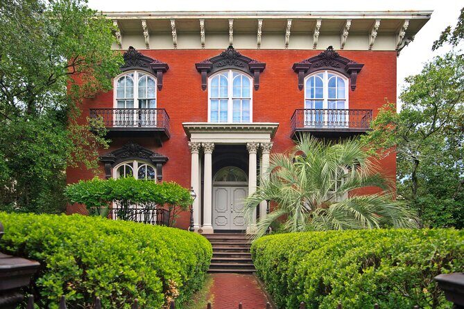 Behind The Scenes Movie Tour Midnight in the Garden - A Detailed Look at the Savannah Film Tour