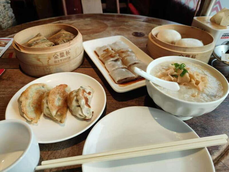 Beijing: Dim Sum Breakfast & Hutong History Tour - Who Should Consider This Tour?