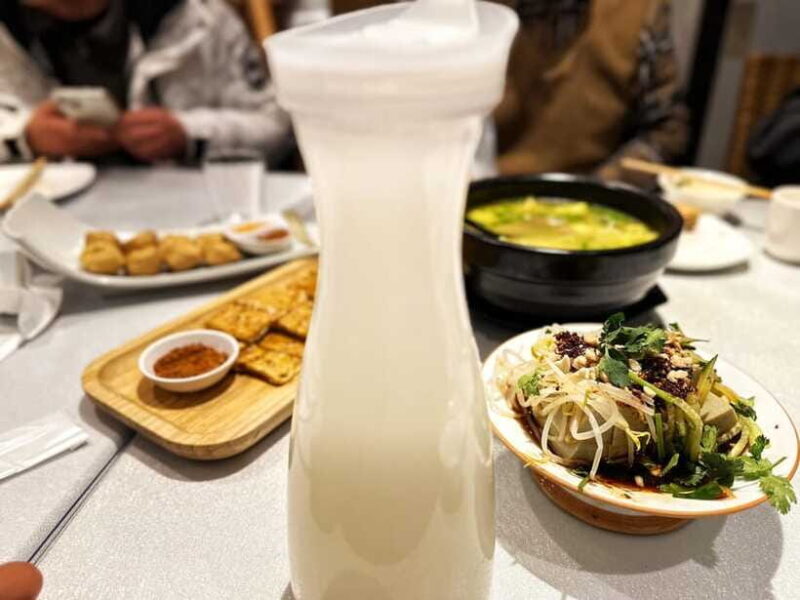 Beijing Hutong Food Crawl Delights: Peking duck, Hotpot&More - Yunnan Cuisine: A Hidden Gem in the Hutongs