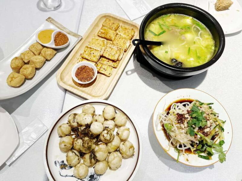 Beijing Hutong Food Crawl Delights: Peking duck, Hotpot&More - Who Should Consider This Tour?