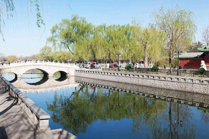 Beijing Hutong Private Walking Tour with Rickshaw in Shichahai Scenic Resort - Exploring Beijing’s Historic Shichahai Area: An Insider’s Review