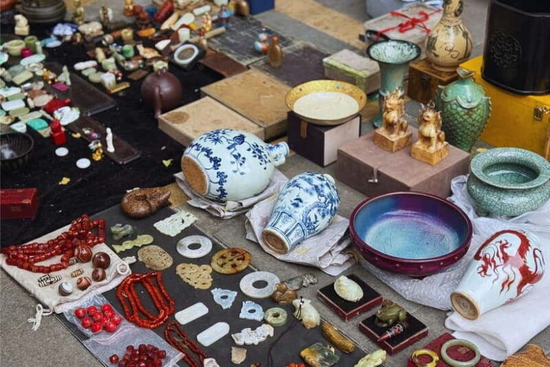 Beijing: Panjiayuan Market&Liangma River Cruise Night Tour - The Itinerary in Detail