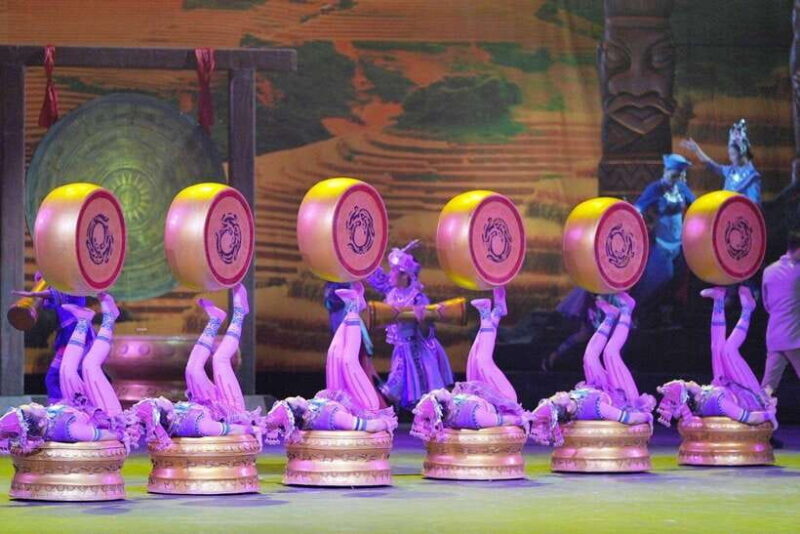 Beijing: Red Theatre Acrobatics show viewing Chinese culture - A Closer Look at the Red Theatre Acrobatics Show