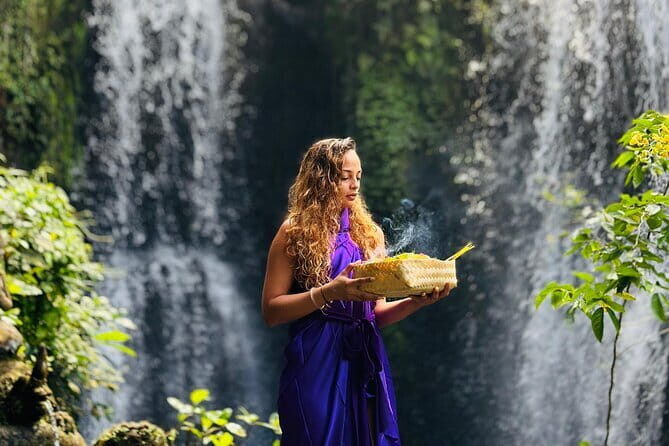 Beji Griya Waterfall Bali Spritual Holy Bath Experience - An In-Depth Look at the Experience
