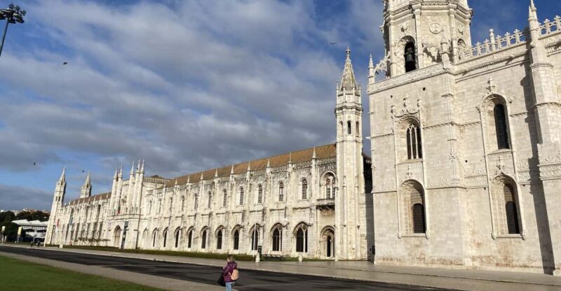 Belém & King Christ Statue Private Tour - Key Points