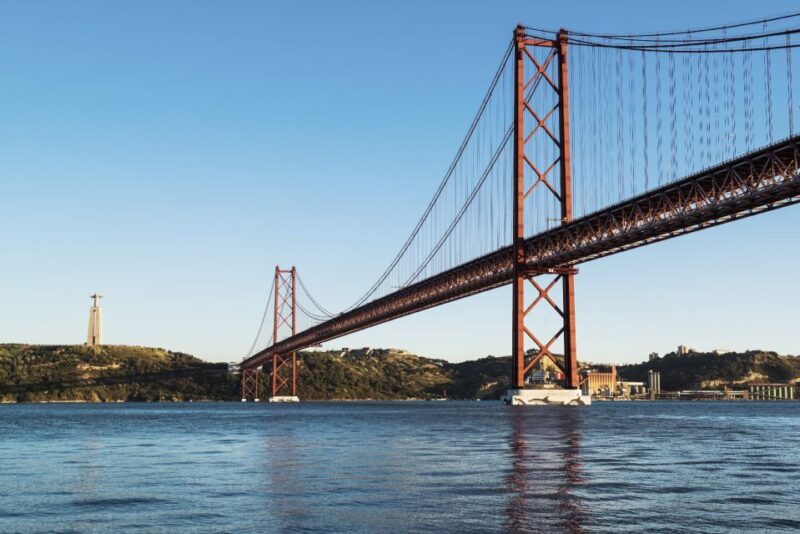 Belém, Lisbon Aqueduct and Cristo Rei with a guide Van Tour - Discover Lisbon from a New Perspective with the Belém, Lisbon Aqueduct, and Cristo Rei Van Tour