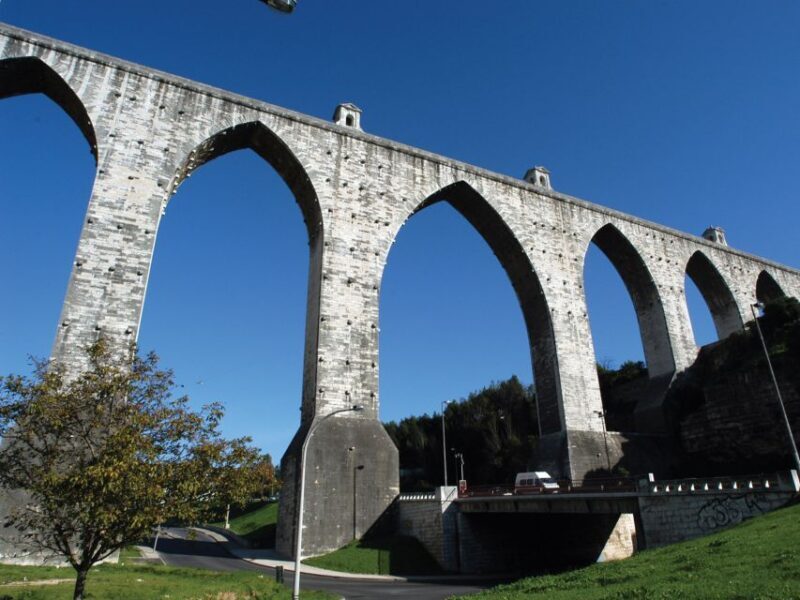 Belém, Lisbon Aqueduct and Cristo Rei with a guide Van Tour - Key Points