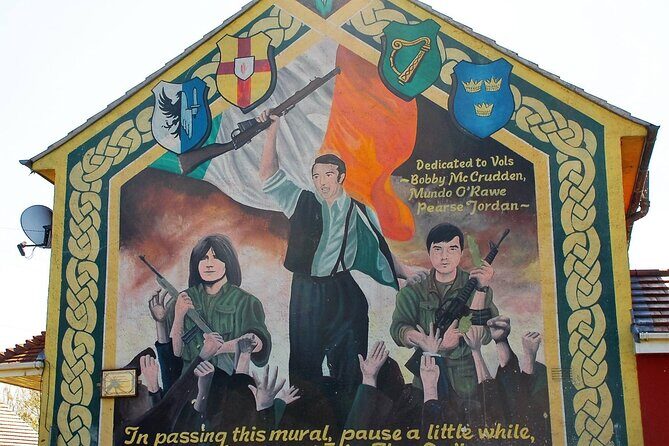 Belfast Black Taxi Tour of Murals and Peace Walls 2 hours - An In-Depth Look at the Belfast Murals and Peace Walls Tour