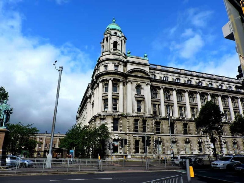 Belfast: Express Walk with a Local - Key Points