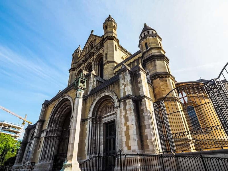 Belfast: Express Walk with a Local - A Closer Look at the Belfast Express Walk