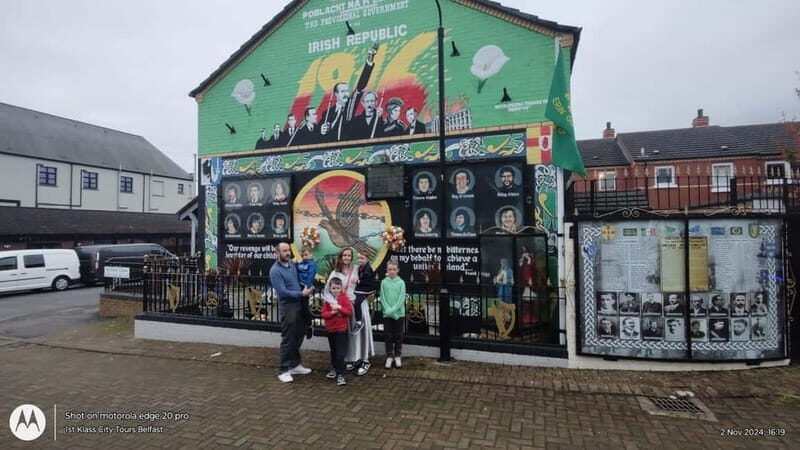 Belfast: Famous Black Taxi Tour - Belfast: Famous Black Taxi Tour — A Deep Dive into the Citys Political Past