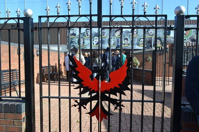 Belfast original taxi drivers 2hr of The history of terror tour - Who Should Consider This Tour?
