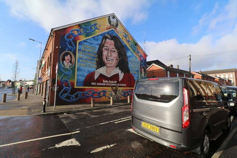 Belfast political mural taxi tour - An In-Depth Look at the Belfast Political Mural Taxi Tour