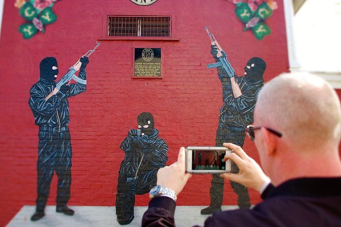 Belfast political war and peace private taxi tour 2 hrs - A Deep Dive into the Belfast Political War and Peace Private Taxi Tour