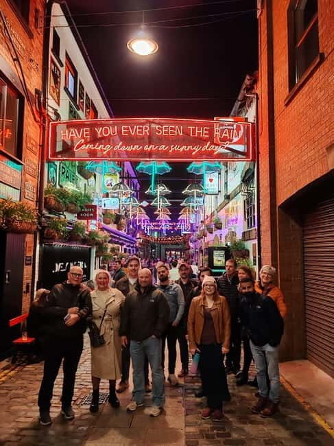 Belfast: Pub Crawl and Bar Walking Tour with Two Drinks - Sampling Local Drinks
