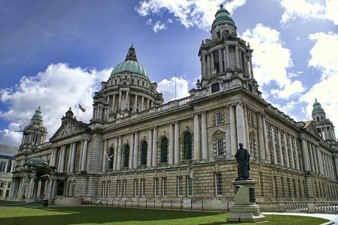 Belfast Troubles Tour: Walls and Bridges - Belfast Troubles Tour: Walls and Bridges - A Deep Dive into the Citys Complex Past