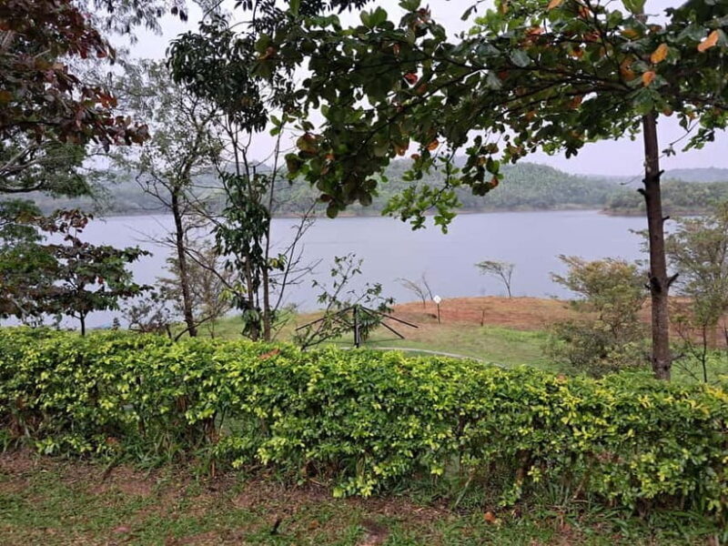 Belihuloya: Kinchigune Guided Hiking Trail and Kayaking Tour - Key Points