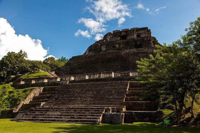 Belize City to Xunantunich Mayan Ruins - Discovering the Mayan Ruins of Xunantunich from Belize City