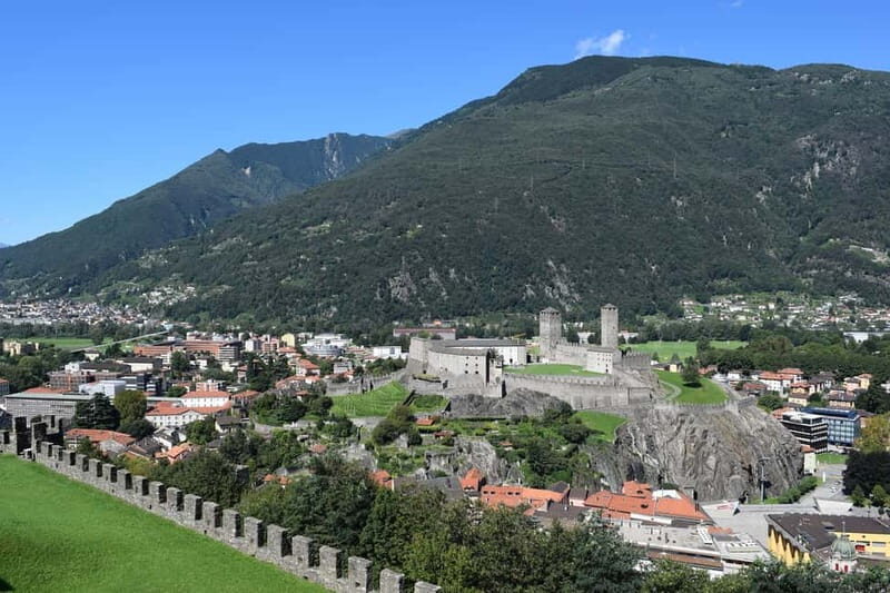 Bellinzona - Private Tour with a visit to Castelgrande - Key Points