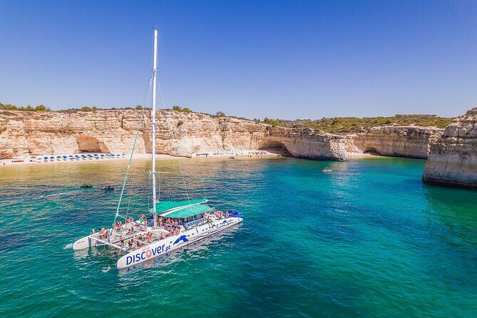 Benagil Catamaran Sailing Cruise with Lunch from Portimão - The Food and Beverage Experience