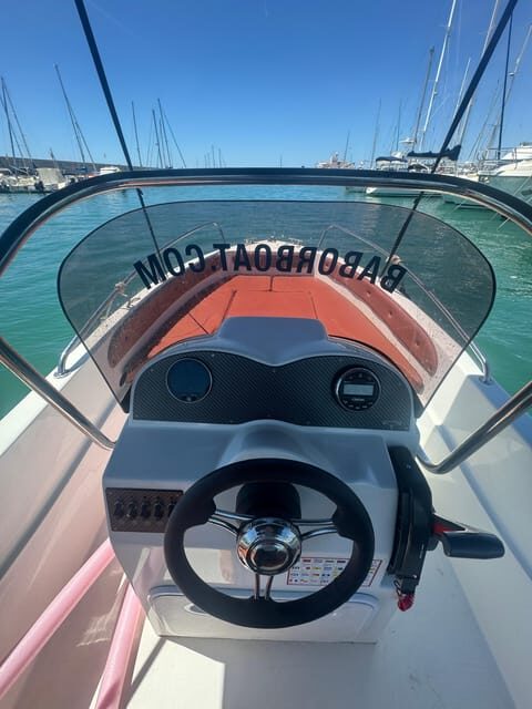 Benalmádena: Boat Rental without License - FAQ