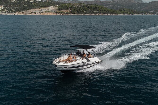Beneteau Flyer 7.7 Spacedeck Cruise - An In-Depth Look at the Itinerary