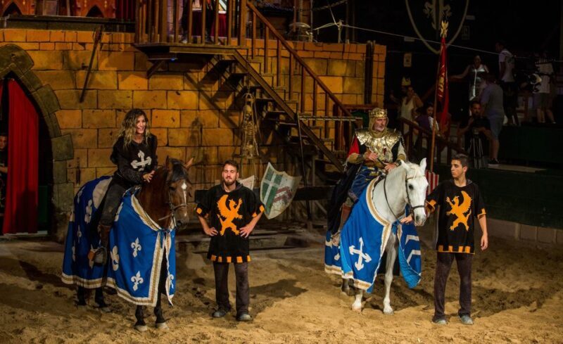 Benidorm: Dinner with Show at Magic Robin Hood - Discover the Magic Robin Hood Dinner and Show in Benidorm