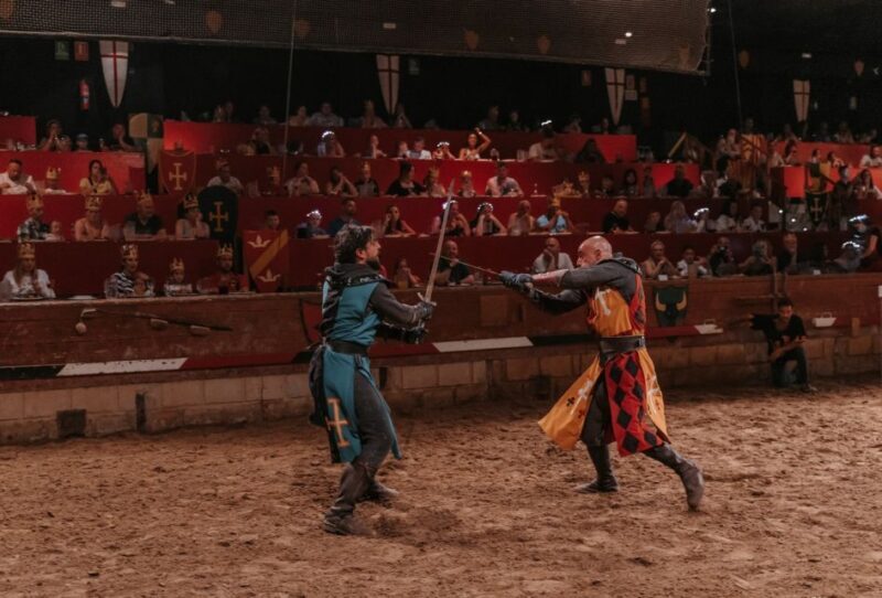 Benidorm: Dinner with Show at Magic Robin Hood - FAQ