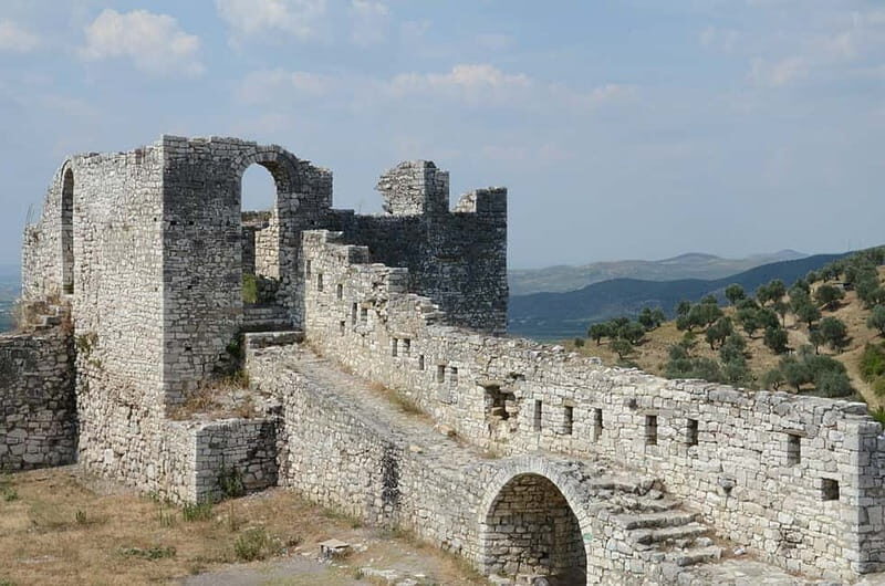 Berat: Guided Walking Tour and Gorica Hill Hike - Exploring Berat: A Day of History, Culture, and Nature