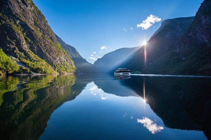 Bergen: Nærøyfjord Cruise & Flåm Railway Day Trip to Oslo - Key Points