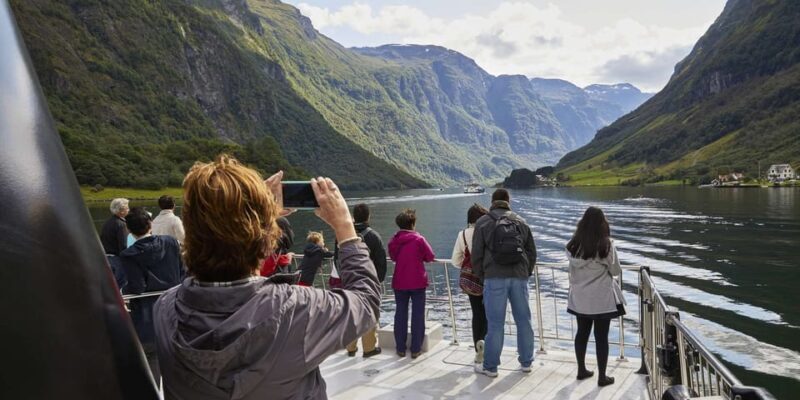 Bergen: Nærøyfjorden, Flåm, and Stegastein Guided Bus Tour - FAQ