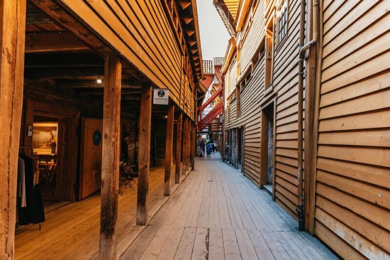Bergen: Past & Present Small Group Guided Walking Tour - A Deep Dive into Bergen: Past & Present Guided Tour