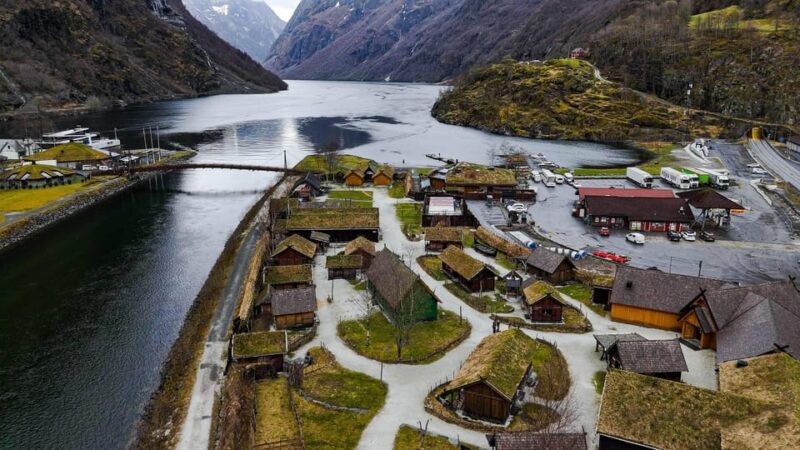 Bergen: Viking Village, Nærøyfjorden Cruise and Flåm Railway - Returning to Bergen