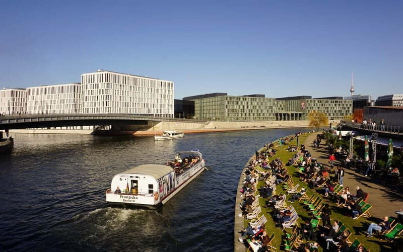 Berlin: 1-Hour Boat Tour with Bilingual Guide (Ger/Eng) - In-depth Breakdown of the Itinerary and Highlights