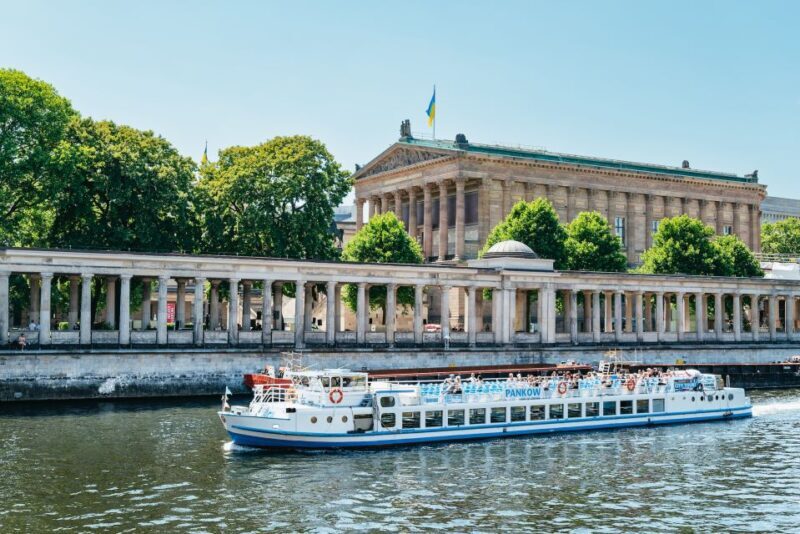 Berlin: 1-Hour City Tour by Boat with Guaranteed Seating - Experience the City from a New Angle: Berlins 1-Hour Boat Tour