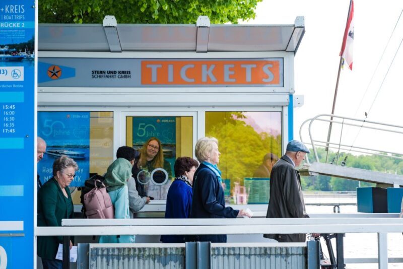 Berlin: 2-Hour Lake Oberhavel Cruise from Tegel - FAQ