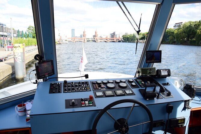Berlin 4-Course Sunset Dinner Cruise Including Drinks - FAQ
