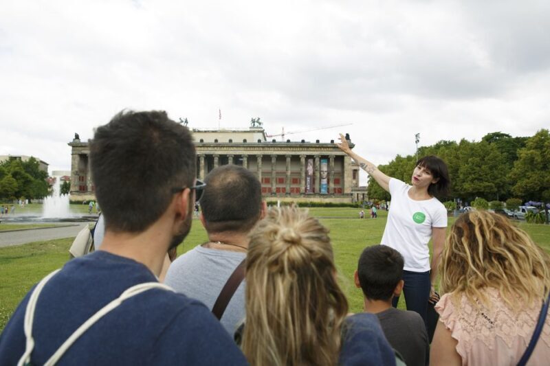 Berlin: 4-Hour Guided Highlights Tour in Spanish - A Deep Dive into Berlin’s Highlights