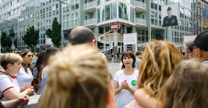 Berlin: 4-Hour Guided Highlights Tour in Spanish - Why This Tour Works