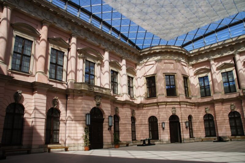 Berlin: 4-Hour Guided Highlights Tour in Spanish - Who Should Consider This Tour?