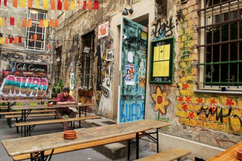 Berlin: Alternative Berlin Walking Tour - FAQ