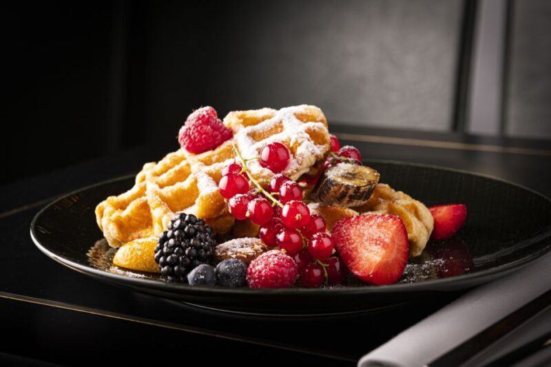 Berlin: Breakfast at Café Wintergarten - Who Will Love This Experience?