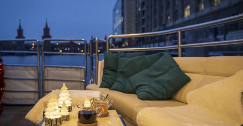 Berlin: Christmas Sightseeing Boat Tour - A Detailed Look at the Berlin Christmas Sightseeing Boat Tour